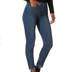 Levi’s 311 Skinny Jeans